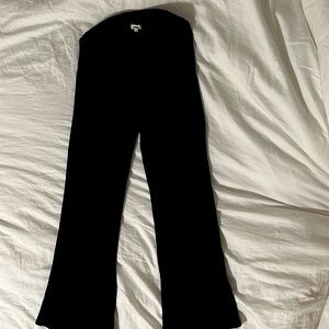 Lightly used black ribbed leggings in great quality